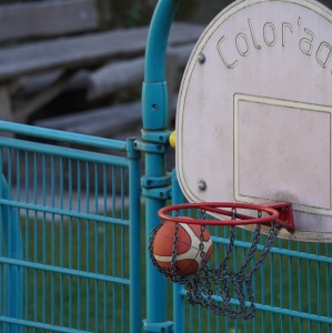 中国女篮贾赛琪伤情：耳朵被打出血已缝针 不严重不影响后续比赛