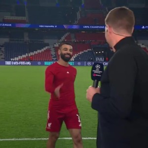 开云下载-枯坐90分钟，萨拉赫赛后与杰拉德打招呼后拒绝了采访请求