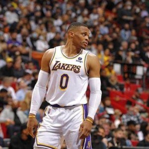 开云官网-历史三双王或打替补 湖人已考虑今夏送走韦少